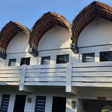 Апартаменты Point F Siargao Catangnan Экстерьер фото