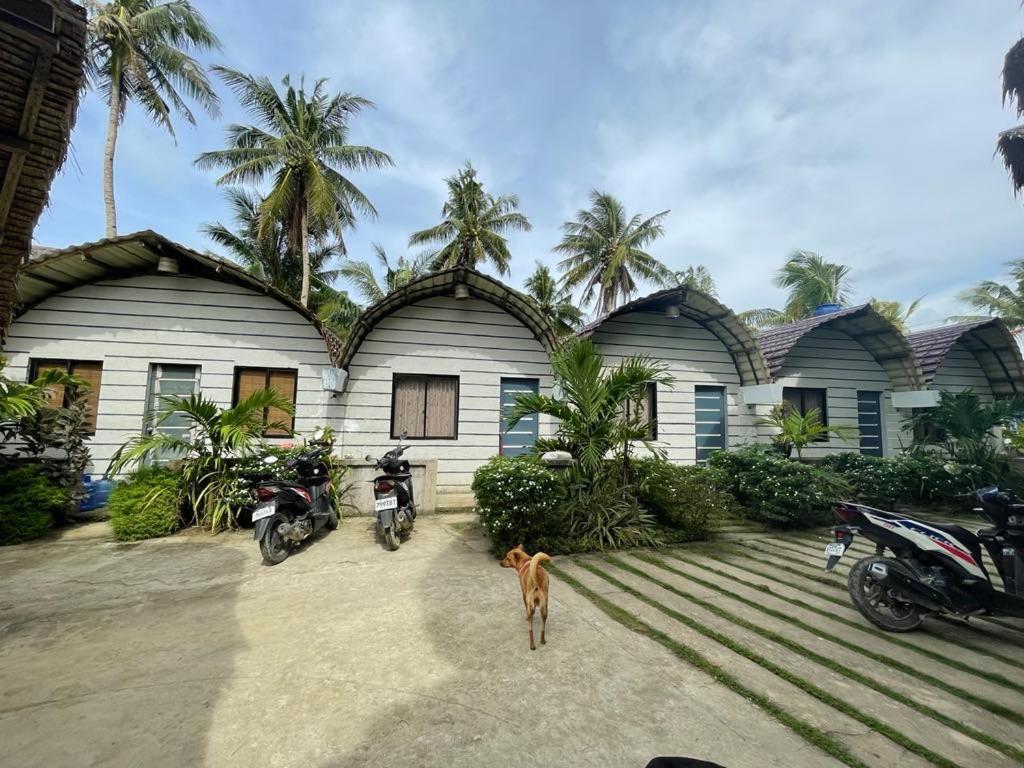 Апартаменты Point F Siargao Catangnan Экстерьер фото